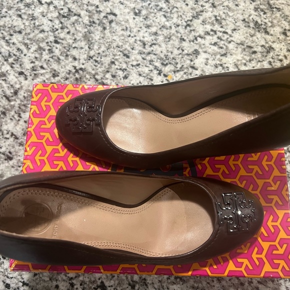 Tory Burch Brown Wedges size 10 - Picture 2 of 6